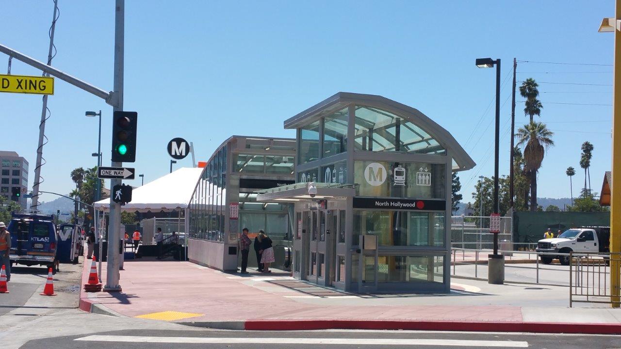 metro red line north hollywood station